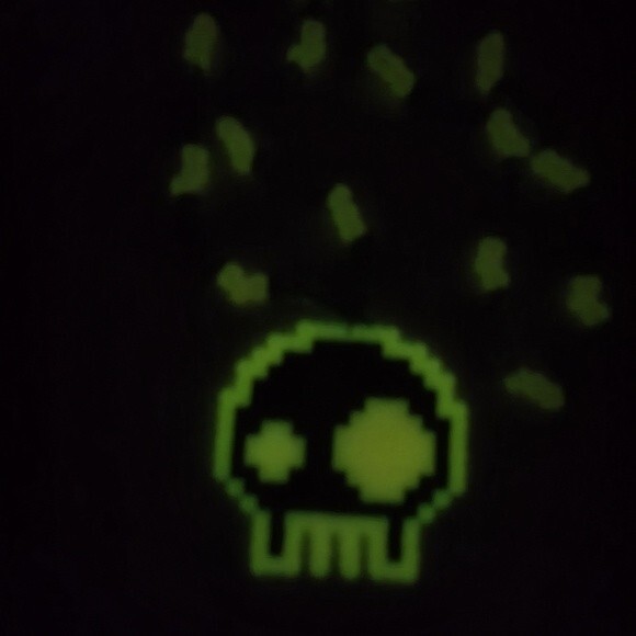 Glow in the Dark Orange Skull PonyBead-Perler Necklace - Picture 2 of 3